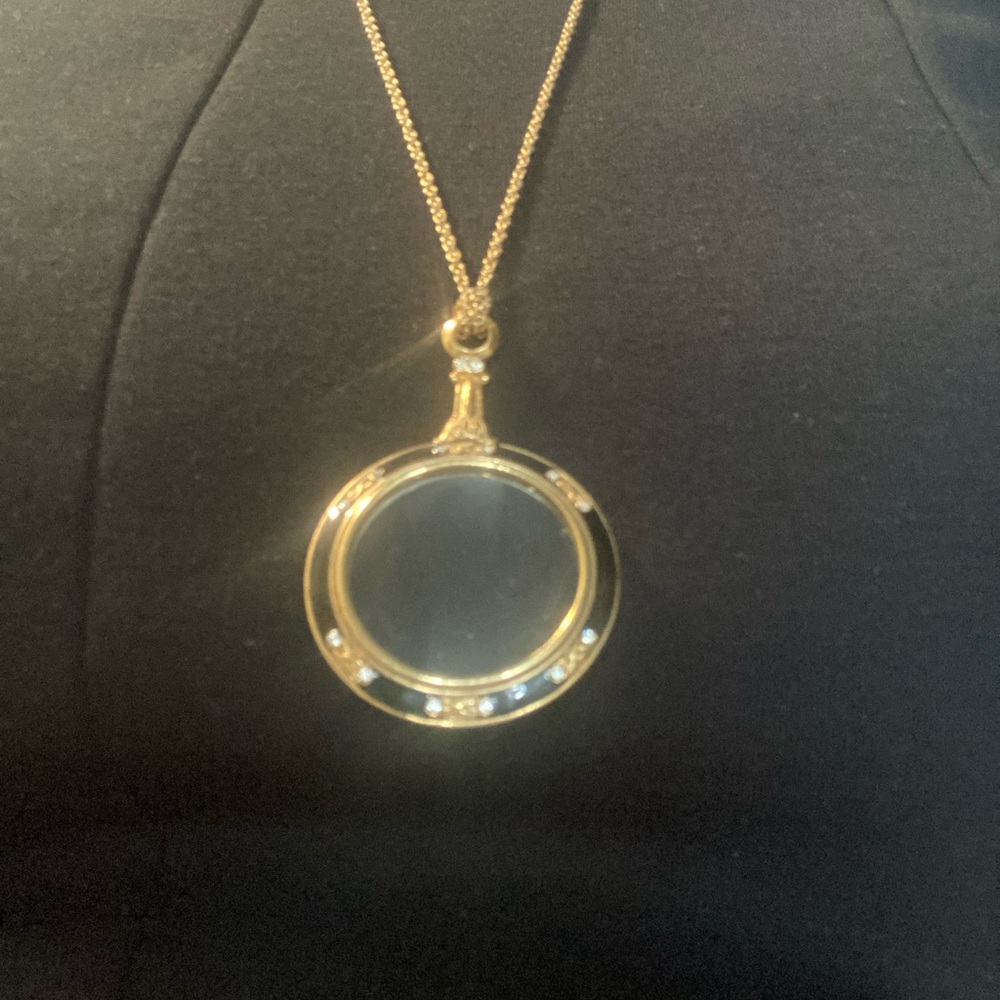 Metropolitan Museum of Art enameled magnifying pendant necklace